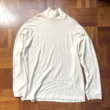 Gicipi 지치피 실크 혼방 모크넥 니트 아이보리