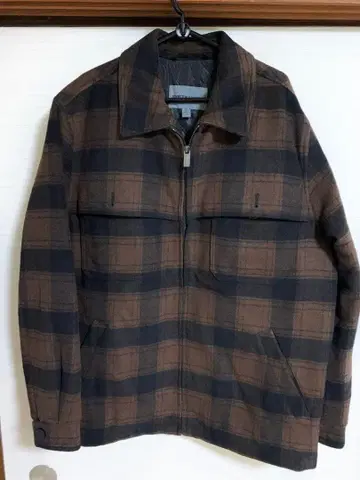 존스턴 앤 머피 브라운 블랙 체크 무늬 자켓 M 사이즈