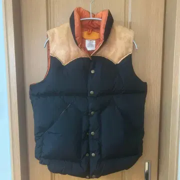 BEAMS & 로키 마운틴 페더베드 다운 베스트