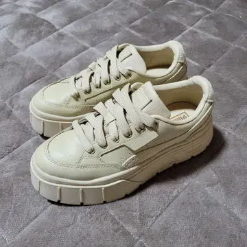 22.5cm PUMA 통굽 스니커즈 MAYZE STACK 메이즈 스택