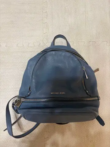 MICHAEL KORS 블루 백팩