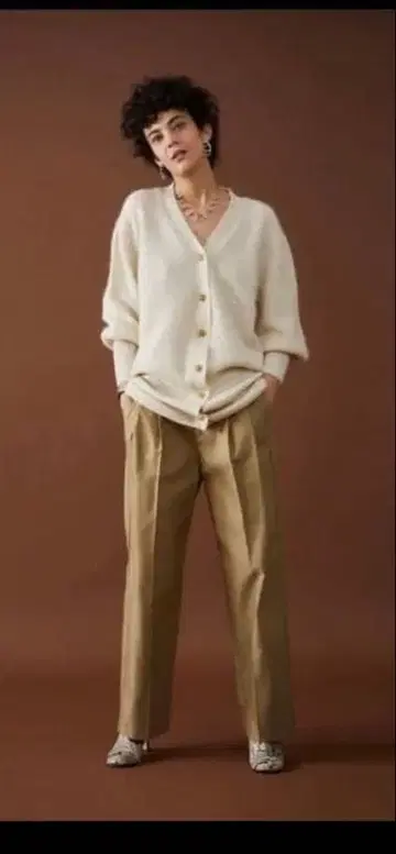 R JUBILEE 알파카 블렌드 V넥 니트 가디건