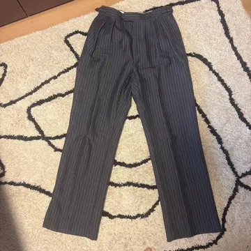 NEAT 스트라이프 슬랙스 다크 그레이 45