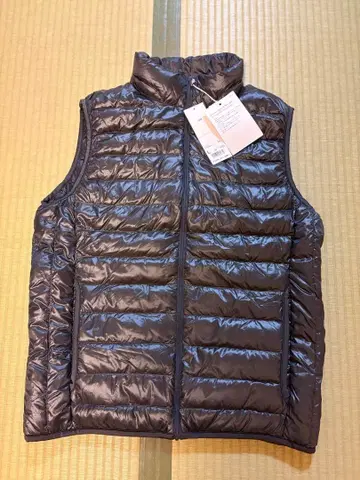 미사용 새상품 유니클로 울트라 라이트 다운 베스트, L, 그레이