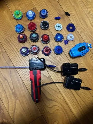 베이블레이드 x 세트 14개와 런처 4개