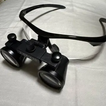 거의 미사용 쌍안 치과용 루페 돋보기 2.5배 프레임형 케이스 포함