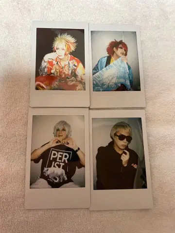 키류 사카이 미츠키 폴라로이드