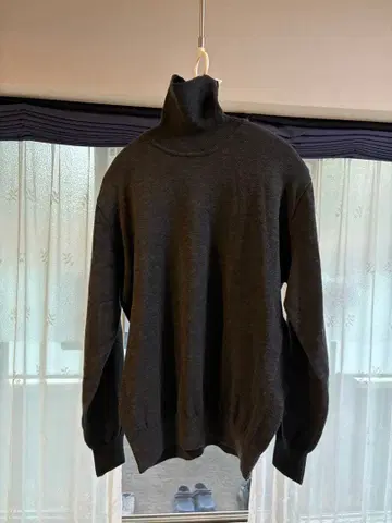 YAMAI KATSURA 다크 그레이 터틀넥 L