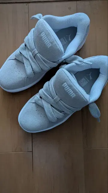 Puma 그레이 스니커즈