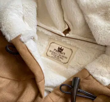 후드 부착 베이지 무스탕 코트