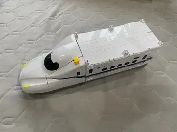 신칸센 프라레일 차량 화이트/그레이