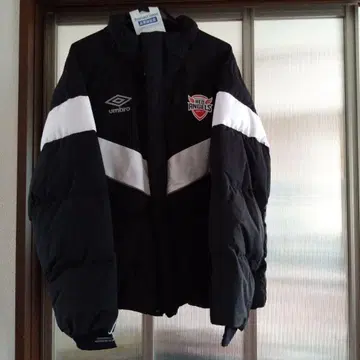 후드 부착 다운 자켓 umbro