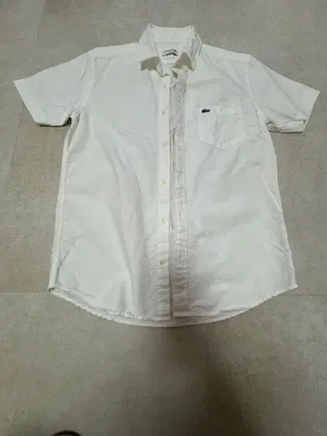 LACOSTE 화이트 버튼 다운 셔츠