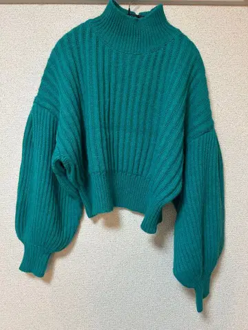 SLY 드롭 숄더 하이넥 니트 상의