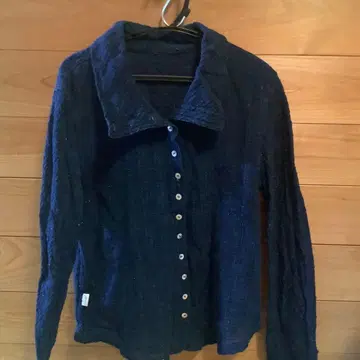 우사토의 블라우스 네이비 나염 얇은 소재 새상품급