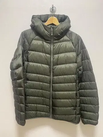 UNIQLO 유니클로 울트라 라이트 다운 후드티 3D 컷 올리브 카키