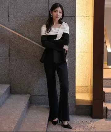 [ Rirandture ] 오프숄더 리본 도킹 니트