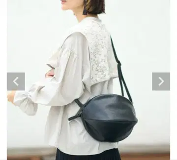 코론토 파우치 M 사이즈 가는 끈