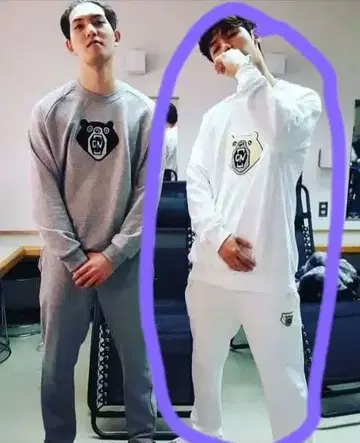 [ 미사용품 ] CNBLUE 곰 자수 화이트 트레이닝복 상하의 세트