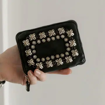 CAMPO MAGGI 휘핑 스터드 지갑