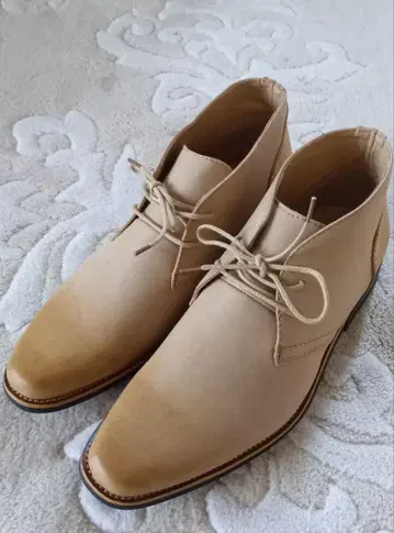 O-NINE (오나인) 베이지 처카 부츠 / 사이즈 42