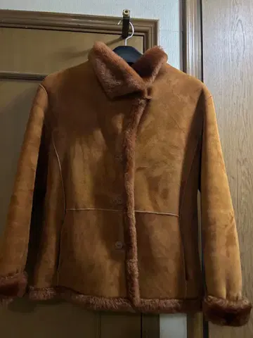 무스탕 코트 브라운