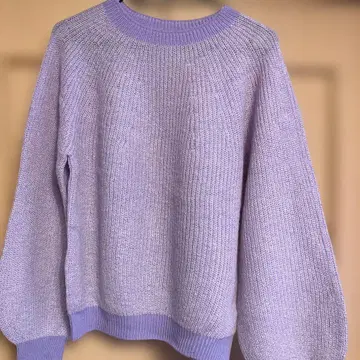 아모르 카프리스 니트 스웨터 라벤더 색상