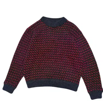 빨간색과 검은색 니트 스웨터