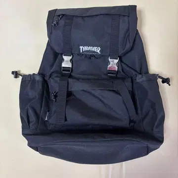 THRASHER 블랙 백팩