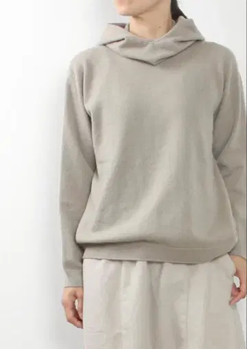 에붐에바 후드 부착 캐시미어 스웨터