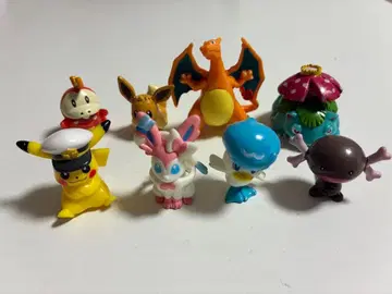 포켓몬스터 마스코트 8종 세트 리자몽 이상해꽃 님피아