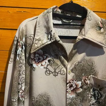 US 구제 의류 하마 마이크 베이지 꽃무늬 폴리 셔츠 빅 옷깃 보타니컬