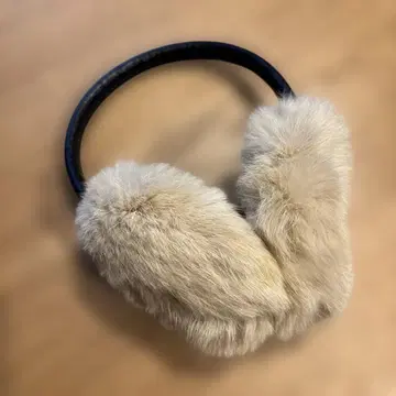 베이지 인조 모피 귀도리