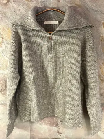 미사용 새상품 한국 구매 하프 ZIP 니트