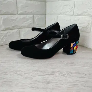 Anna Sui 아나 수이 컬러풀 비쥬 힐 스웨이드 블랙 22.5cm