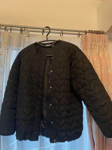 하트 무늬 퀼팅 자켓 F 사이즈 블랙