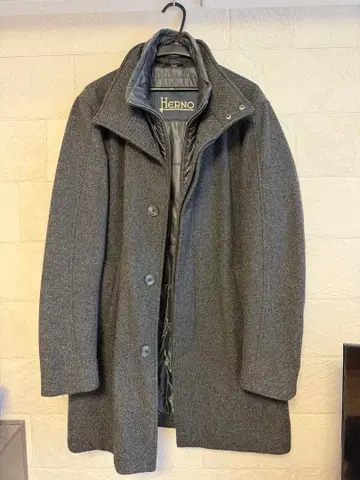 [ 새상품급 사용 횟수 적음 ] Herno 스탠드 카라 울 패딩 코트