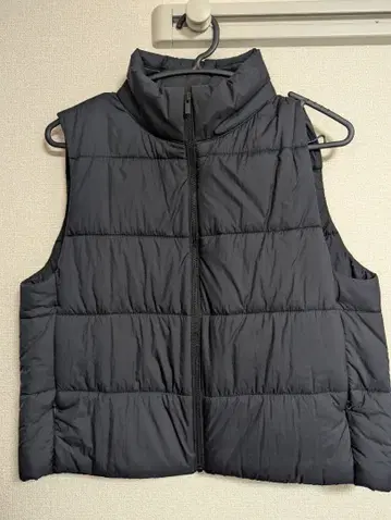 미사용 UNIQLO 블랙 하이넥 다운 베스트 M