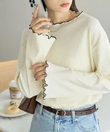 [ 미사용 새상품 ] 리브 메로우 플레어 슬리브 DISCOAT