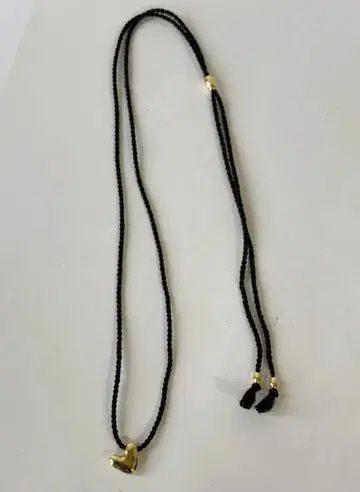 Aperdiem (아페르디엠) Uneven Heart 목걸이