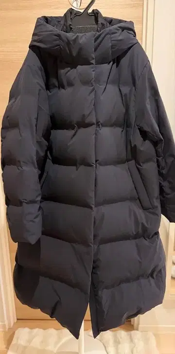 유니클로 심리스 다운 코트 여성용 XL 블랙