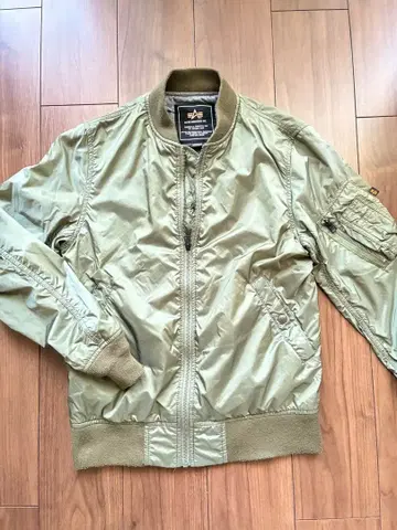 Alpha Industries MA-1 자켓 M