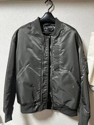 uniqlo +J 하이브리드 다운 오버사이즈 MA-1