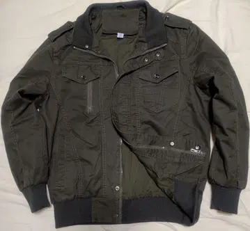 다크 그린 밀리터리 자켓