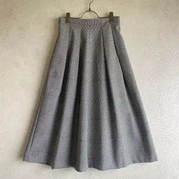 새상품급 유나이티드 애로우즈 체크 무늬 플레어 스커트