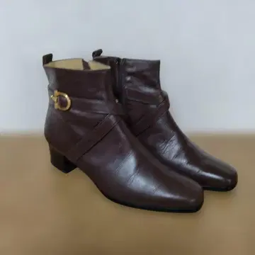 브라운 가죽 지퍼 부티