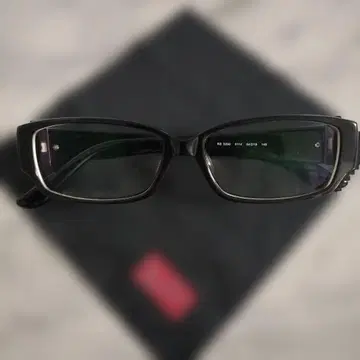 중고품 Ray-Ban RB 5250 블랙 안경 케이스 포함