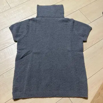 Classicbody 팔라스 팰리스 취급 그레이 하이넥 반팔 니트