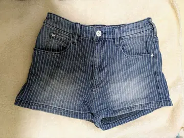 Emporio Armani 스트라이프 데님 숏팬츠