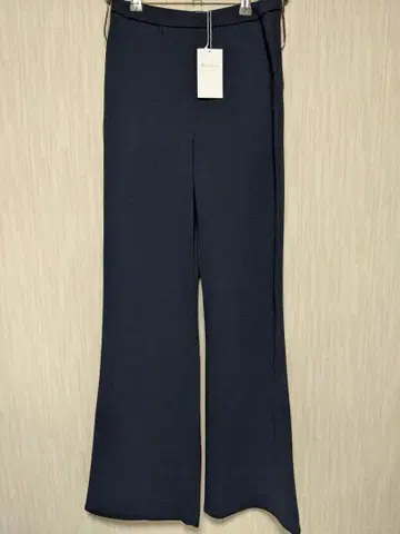 보르지 플레어 팬츠 34 사이즈 네이비 컬러 미사용품